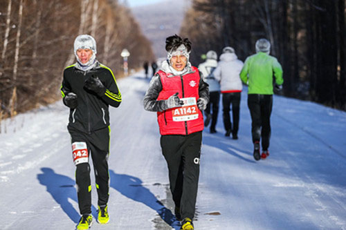 2017中国冷极冰雪马拉松在根河举行